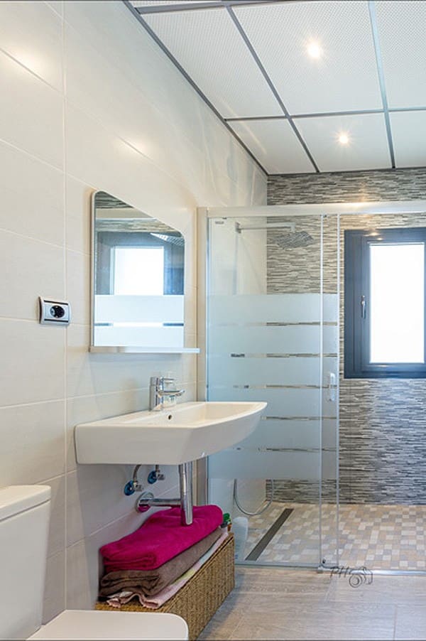 liebhaver-luksus-villa-moderne-hus-costa-del-sol-bolig-til-salg-malaga-feriebolig-sydspanien-funkis-stil-med-egen-infinity-pool-bargain-andalucia-16