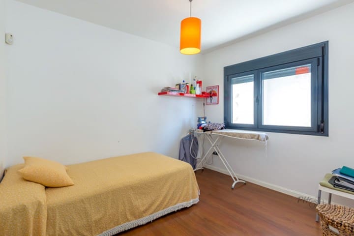 liebhaver-luksus-villa-moderne-hus-costa-del-sol-bolig-til-salg-malaga-feriebolig-sydspanien-funkis-stil-med-egen-infinity-pool-bargain-andalucia-17
