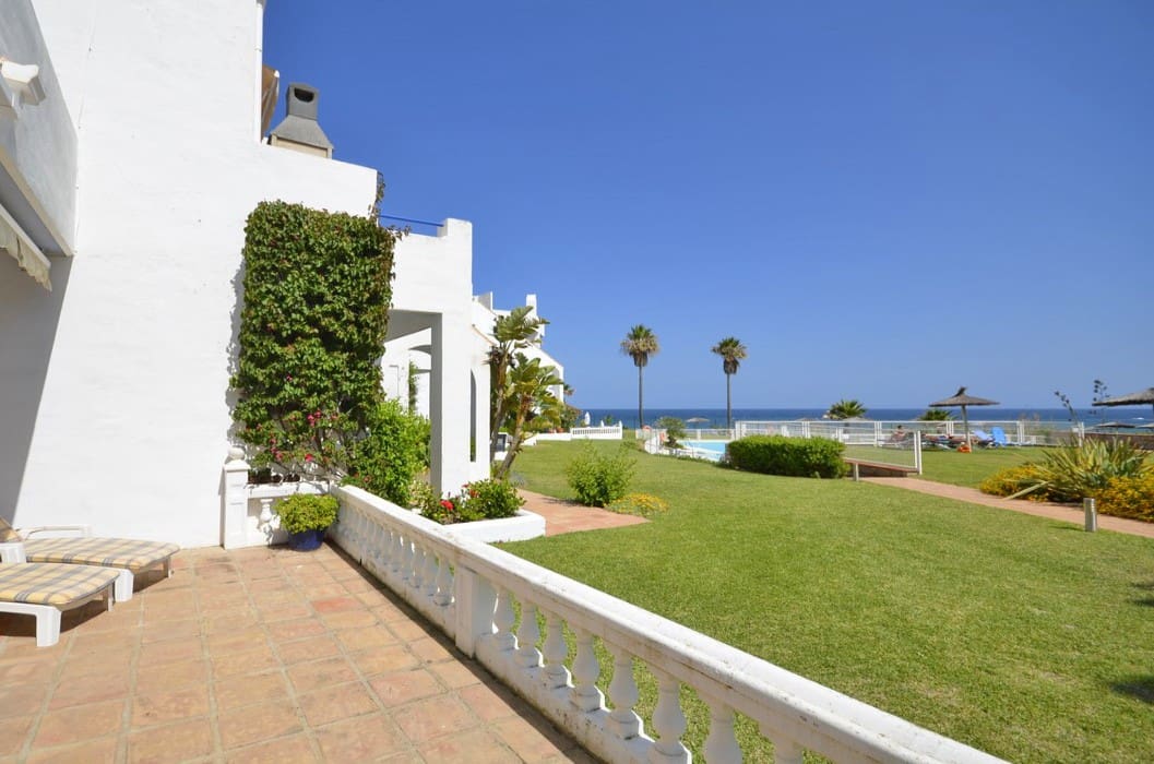 lejlighed-til-salg-i-casares-estepona-feriebolig-på-stranden-spanien-bolig-costa-del-sol-bargain-andalucia-1