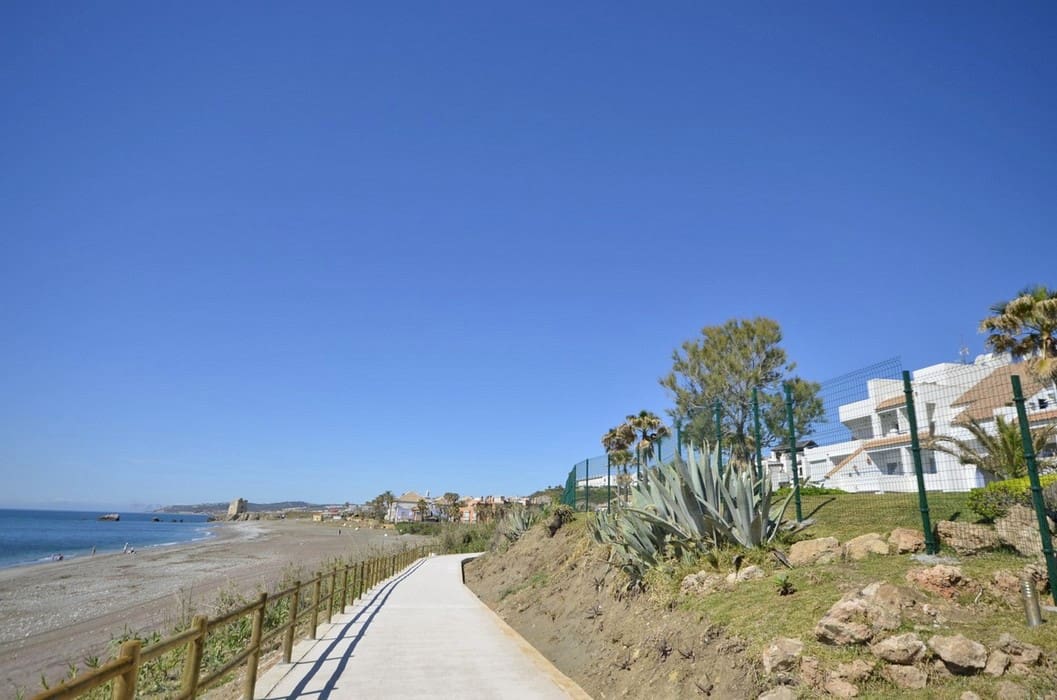 lejlighed-til-salg-i-casares-estepona-feriebolig-på-stranden-spanien-bolig-costa-del-sol-bargain-andalucia-19