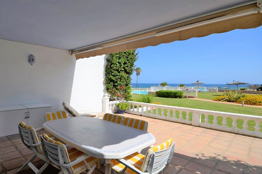 lejlighed-til-salg-i-casares-estepona-feriebolig-på-stranden-spanien-bolig-costa-del-sol-bargain-andalucia-2